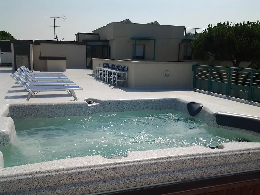 Affittacamere Floramare Marina Di Bibbona